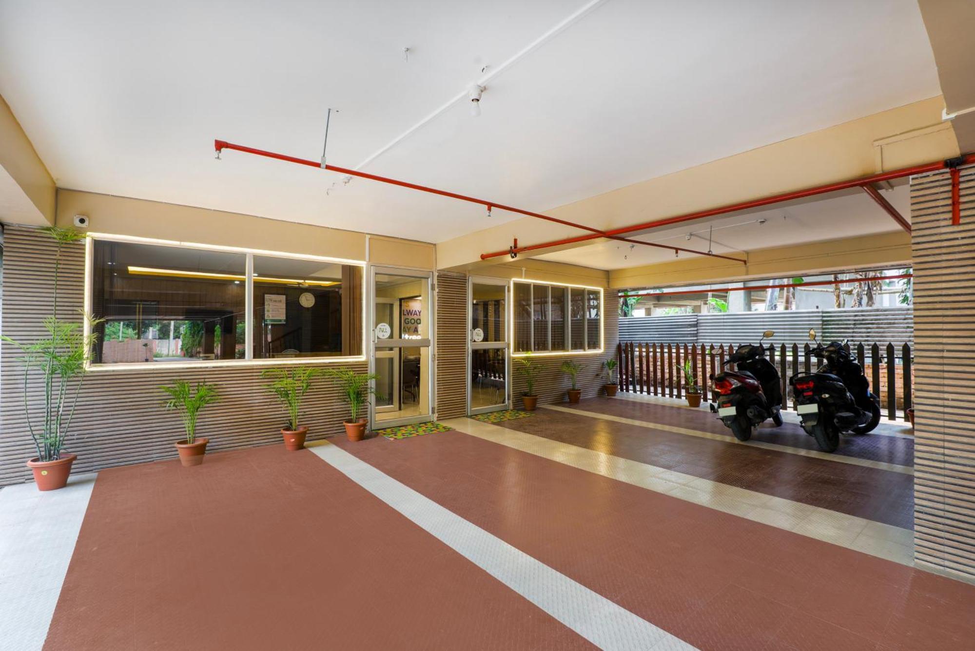 Treebo Urban Oasis Inn Гувахати Экстерьер фото