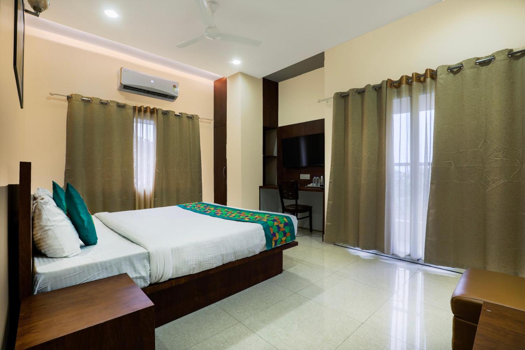 Treebo Urban Oasis Inn Гувахати Экстерьер фото