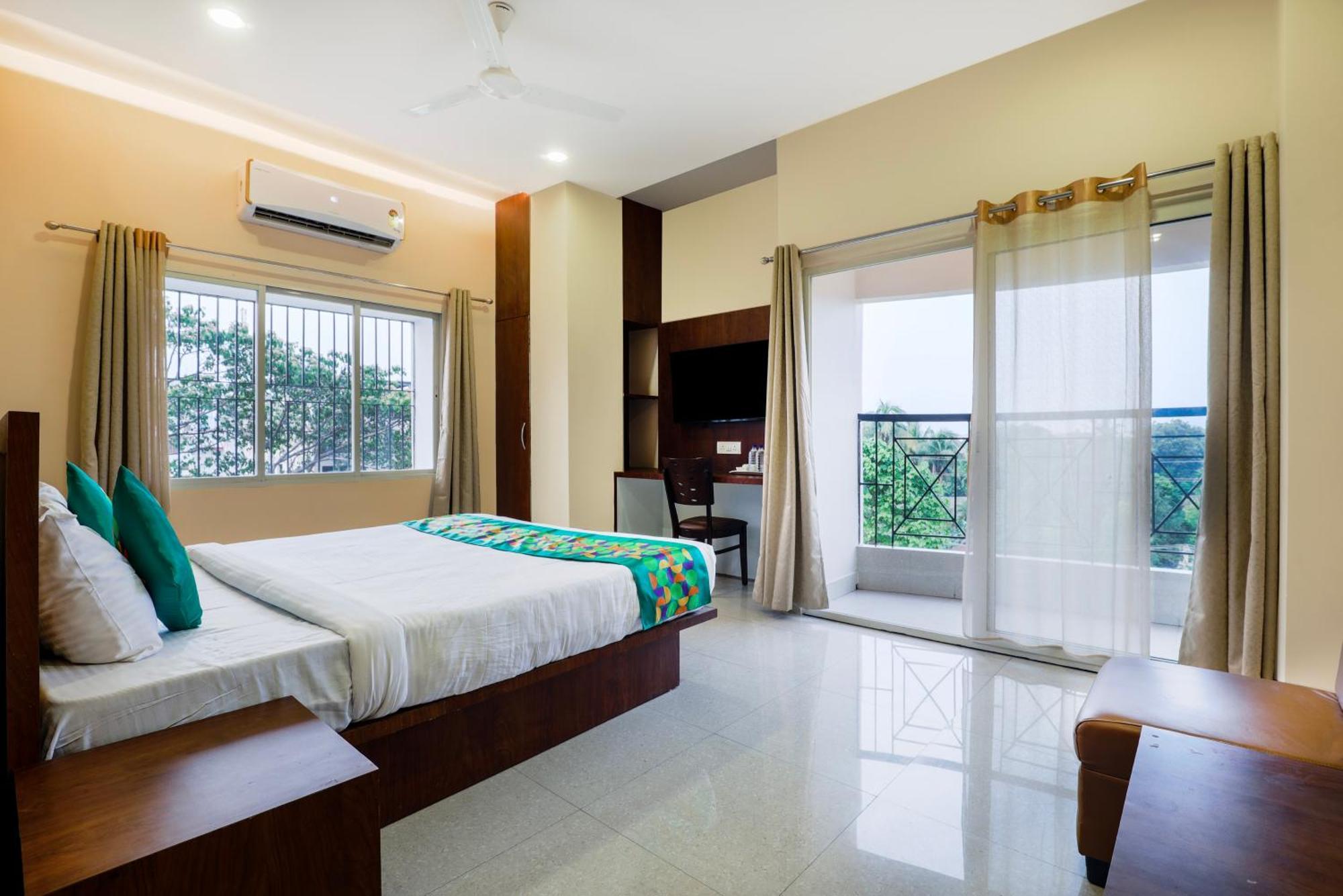 Treebo Urban Oasis Inn Гувахати Экстерьер фото